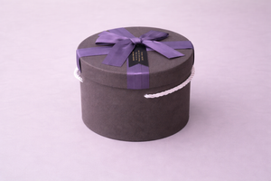Boîte cadeau ronde Premium avec ruban – Couleur Gris