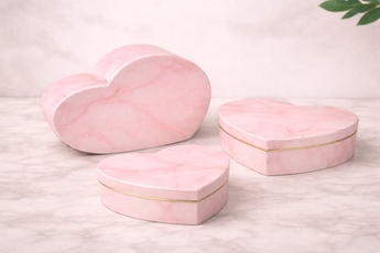 Elegant heart-shaped gift box set with marble finish