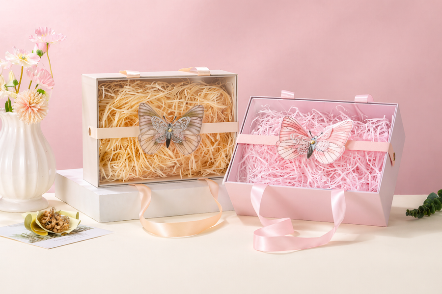 Boîte cadeau transparente avec ruban papillon